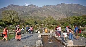 Thousands of tourists visiting Jammu & Kashmir to escape sweltering heat of the plains